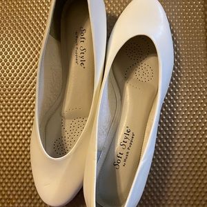 White Slides, 8.5 Wide